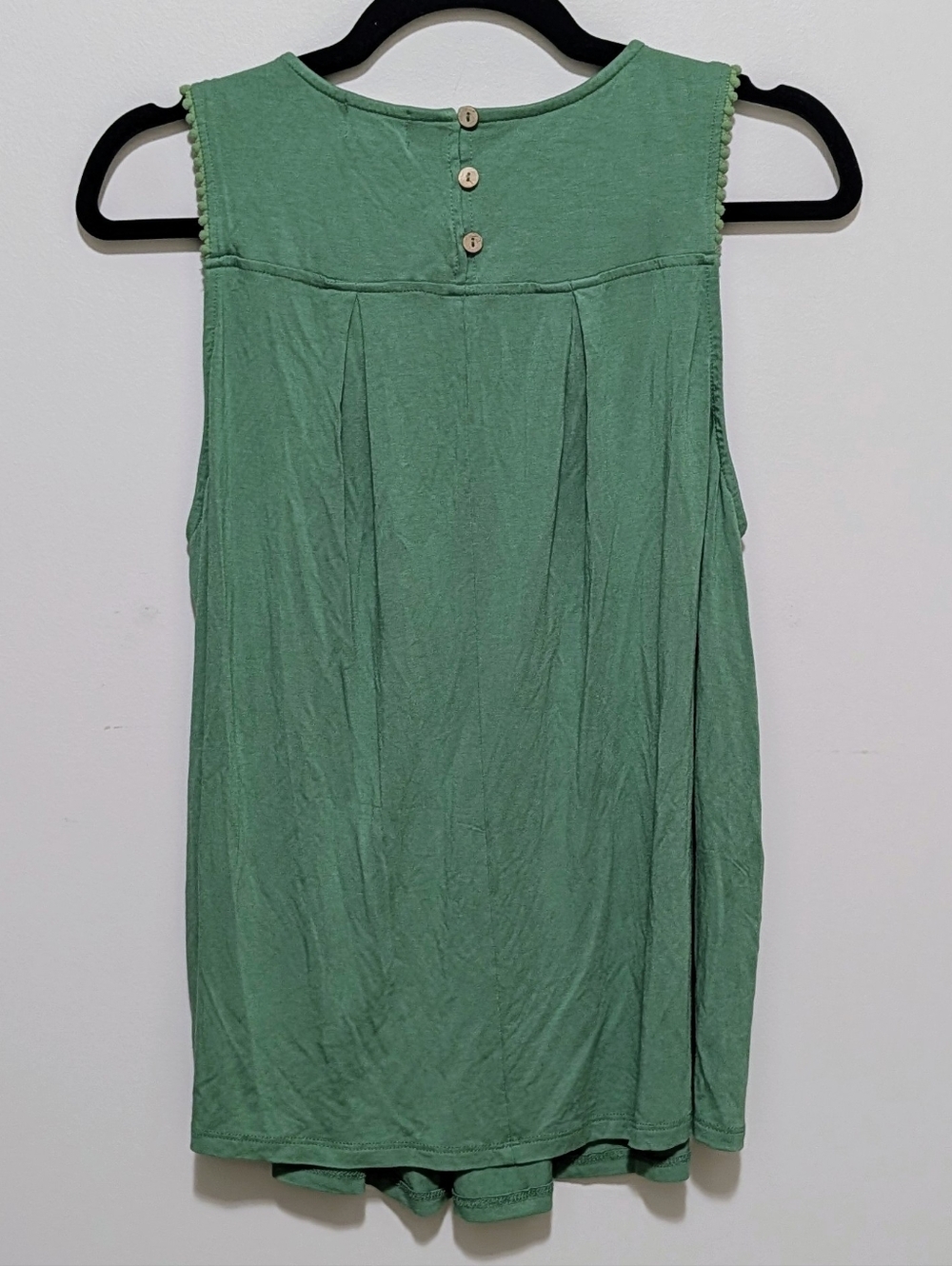 Flowy Tank Top - Picture 2 of 6